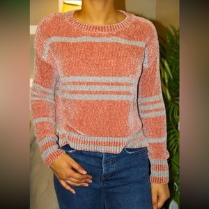 Cute nit sweater/top